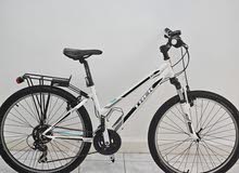 دراجة نوع تريك اصلية المنيوم كامل القطع اصلية ومضمونة للبيع بسعر مغري