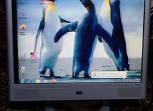شاشه hp قديمه شوي شغاله بس فيها خطوط في الشاشه خفيفه