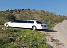 سيارة لينكولن ليموزين إيجار للأعراس