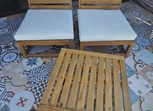 2 outdoor chairs & table