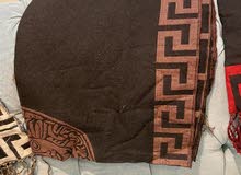 شالات شتويه عندي خمس حبات لها وجهين وجه غامق ووجه فاتح واللي يبيها كلها شالات شتويه عندي خمس حبات لها وجهين وجه غامق ووجه فاتح واللي يبيها كلها