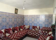 ثلات صالونات للبيع و 2 طاولات خشبية ثلات صالونات للبيع و 2 طاولات خشبية