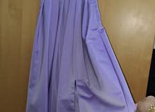 فستان طويل مع فتحة من الجانب قماش ستان رائع جدا