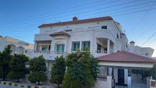 900m2 4 Bedrooms Villa for Sale in Amman Hay Al Rahmanieh