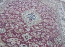 سجادین بحالة جیدة العنابي مقاس 3×4 بی 280 والقهوی 260×180بی 250 سجادین بحالة جیدة العنابي مقاس 3×4 بی 280 والقهوی 260×180بی 250
