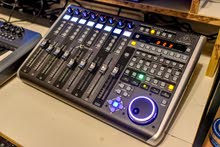 Behringer X Touch كنترولر Behringer X Touch كنترولر