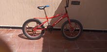 دراجة هوائية إيطالية اللون أحمر رقم 20