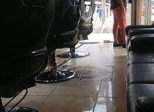 صالون حلاقه بحاجه الى حلاق صالون حلاقه بحاجه الى حلاق
