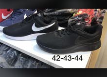 حذاء رياضي حذاء رياضي
