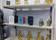 يوجد لدينا جميع انواع العطور الفريدة
