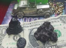 row stons and Meteorite احجار كريمه خام و مقطعه row stons and Meteorite احجار كريمه خام و مقطعه