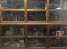 مكتبة للبيع مكتبة للبيع