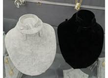 مجسمات مخمل لعرض الأطقم والمجوهرات مجسمات مخمل لعرض الأطقم والمجوهرات