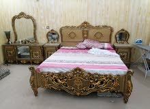 غرفة نوم كامله سرير وتسريحه دولاب كبير وطالوتين اجنبيات لسرير (كومدينا)