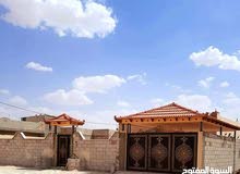 تركيب جميع انواع القرميد  تفصيل ابواب وحمايات ودربزنات  تركيب مظلات وبرقلات   صيانه عامه