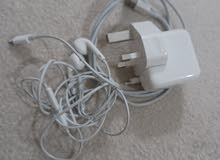 شاحن وسماعة ايفون الاصلى original iPhone headset and charger شاحن وسماعة ايفون الاصلى original iPhone headset and charger