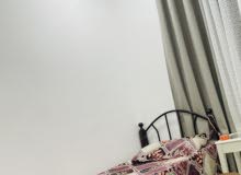 جلسه 30 دينار  سريرين 15 دينار  طقم طاولات 15 دينار