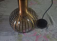 ثريه معلقه لون ذهبي