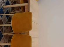 ميز طعام تركي استعمال نظيف جدا  7 كراسي للعلم واحد من الكراسي مكسور
