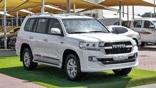 Toyota Land Cruiser V8 2016 GCC - with sunroof