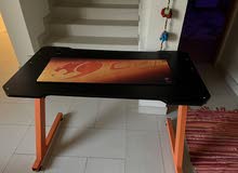 Gaming Table ( perfect condition )