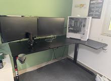 Gaming L shape desk for sale  مكتب جيمنج بحالة ممتازة للبيع