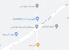 قطعة ارض مساحتها 1000 عليها عماره م للبيع قطعة ارض مساحتها 1000 عليها عماره م للبيع