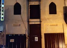 طابقين للايجار مع مصعد وكهرباء في ساحه ميدان
