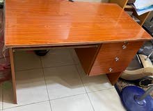 wooden office desk -- مكتب خشبي محلي wooden office desk -- مكتب خشبي محلي