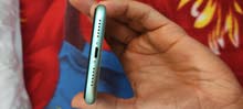 iphone 11 very good condition with box