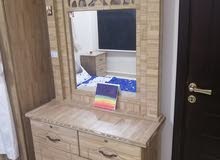 اثاث غرفة نوم ستايل  خشبي عسلي جميل و بسعر مناسب