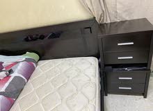 King size bed in good condition. تخت مزدوج بحاله ممتازه King size bed in good condition. تخت مزدوج بحاله ممتازه