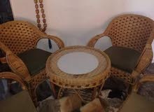طاولة واربع كراسي من خشب البامبو طاولة واربع كراسي من خشب البامبو