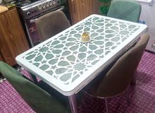 ميز طعام يتكون من اربع كراسي مبطن تركي كلش راقي جديد مامستعمل ميز طعام يتكون من اربع كراسي مبطن تركي كلش راقي جديد مامستعمل