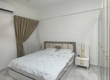 Fully furnished apartment 1bhk including all bills بالخوير شقه  غرفه وصاله وحمام ومطبخ فرش جديد