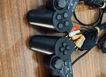 2 يد تحكم Ps2 و صادصاد للبيع 2 يد تحكم Ps2 و صادصاد للبيع