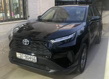 Toyota Rav4 model 2023  وارد الوكالة و ما زالت تحت الكفالة قطعت فقط 29 الف كيلو فحص كامل بلا حوادث