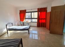 سكن طالبات للبيع امام الجامعه مباشره