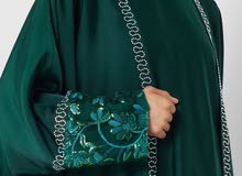 عبايه بشت قطعتين من السعودية غير مستعمله
