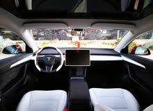 تيسلا 2022 model 3 فحص كامل 4 جـيـد داخلي ابيض اوتوسكور +B لون مميز بحالة الوكالة بسعر لقطة ومحروووق