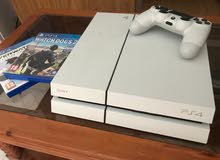 PS4 WHITE معاه 2 games PS4 WHITE معاه 2 games