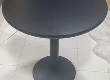 Round table in excellent condition Round table in excellent condition