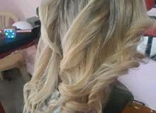كوافيرة و اخصائية اظافر كوافيرة و اخصائية اظافر