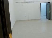 شقه مساحات كبيره ارضيه وافدين صاله وصالون شقه مساحات كبيره ارضيه وافدين صاله وصالون