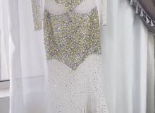 فستان جميل جدا سعر البيع 500 قابل لتفاوض سعر الشرا 1500
