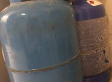 2 gas cylinders 2 gas cylinders