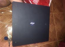play station 4 slim + controller +cull of duty 3 play station 4 slim + controller +cull of duty 3