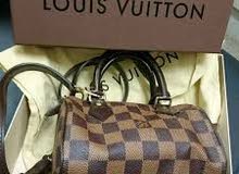 حقائب جلد نسائية ماركة ( LUOIS VUITTON ) حقائب جلد نسائية ماركة ( LUOIS VUITTON )