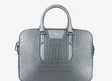 All kinds of office bags, handbags and luxury leather wallets