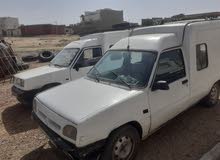 Two Express : Une voiture avec une carte grise et une voiture sans carte grise Two Express : Une voiture avec une carte grise et une voiture sans carte grise